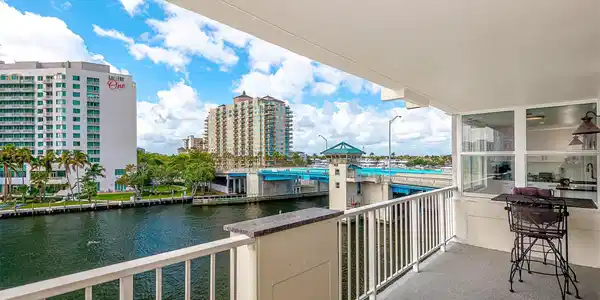 2800 E Sunrise Blvd