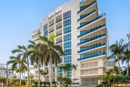715 Bayshore Dr
