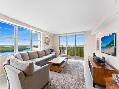 2121 N Ocean Blvd