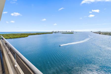 100 Lakeshore Drive