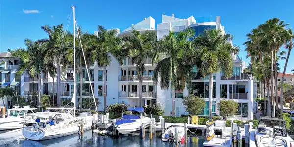301 Hendricks Isle