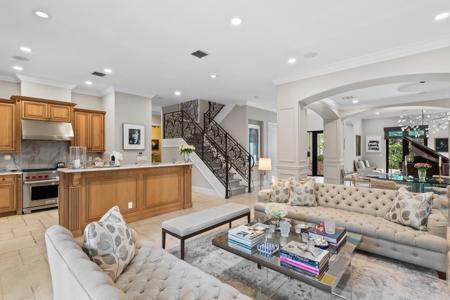 2722 NE 20th Ct