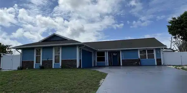 2807 SE Pace Dr