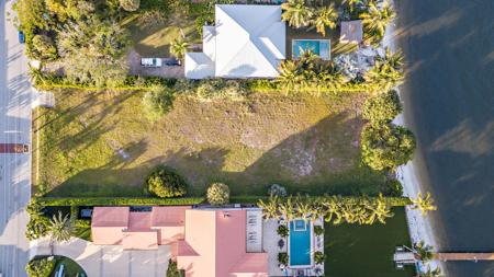1708 N Lakeside Drive