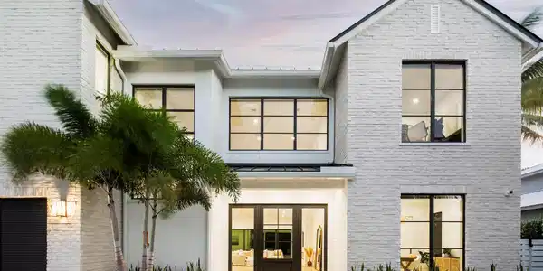 454 NE 8th Street