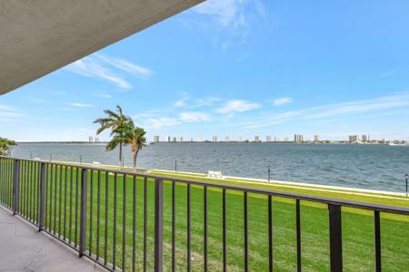 801 Lake Shore Drive