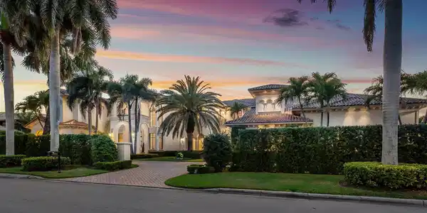1801 Royal Palm Way