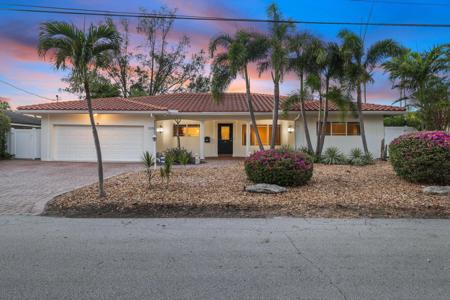 3325 NE 42 Court