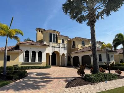 617 SE Fascino Circle