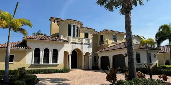 617 SE Fascino Circle