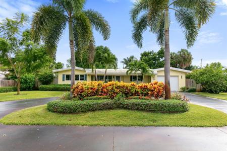 2160 NE 27th Court