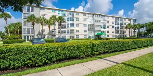 2333 Indian River Boulevard