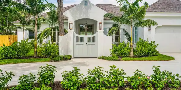 811 Flamevine Lane
