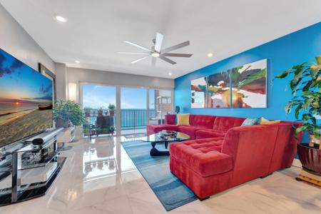 1021 Hillsboro Mile