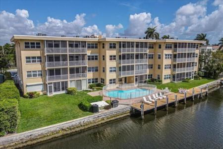1332 Bayview Dr