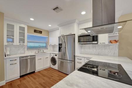 2829 NE 33 Ct