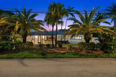 2660 NE 26th Ter