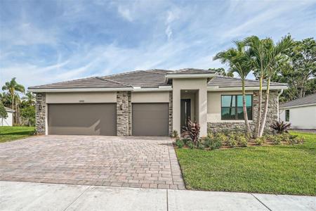 1490 SW Lago Circle
