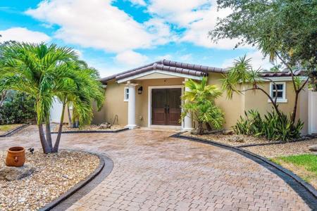 2563 SE 15th Street