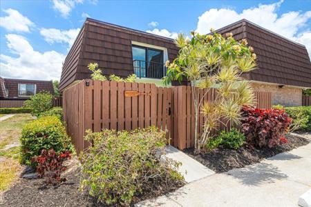 5656 SE Riverboat Drive