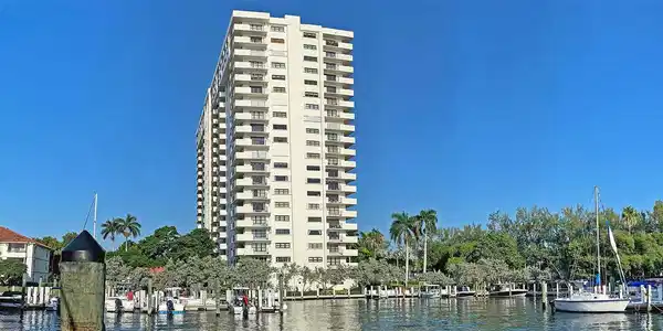 3200 Port Royale Dr