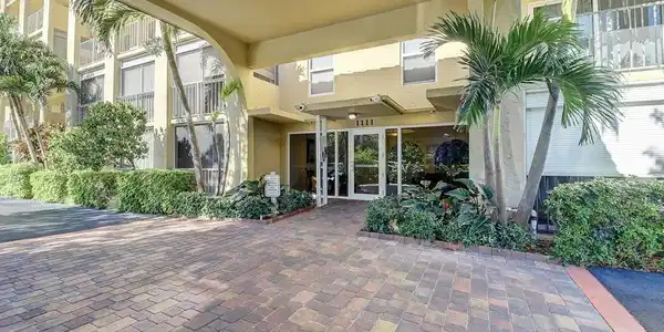 1111 S Ocean Blvd