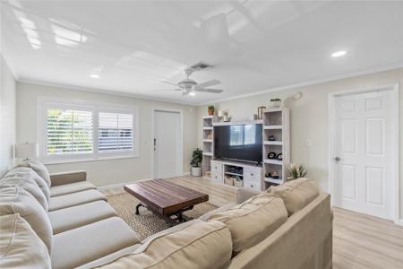 2115 NE 37th Dr