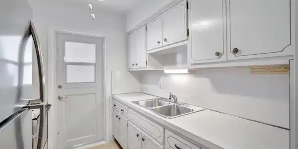 2121 NE 42nd Ct