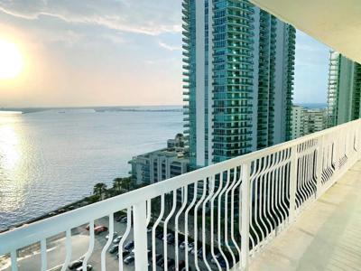 1200 Brickell Bay Dr