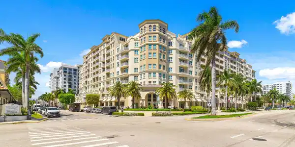 99 SE Mizner Boulevard