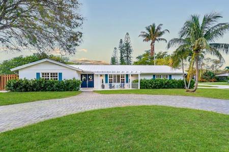 700 Lakeside Circle