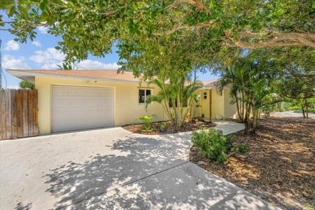 5 E Riverside Drive