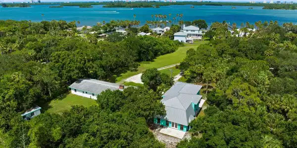 3233 N Indian River Drive