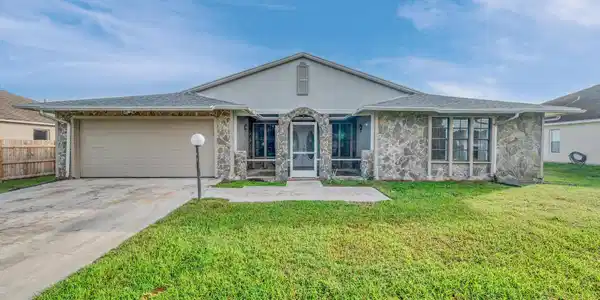 254 SW Glenwood Drive