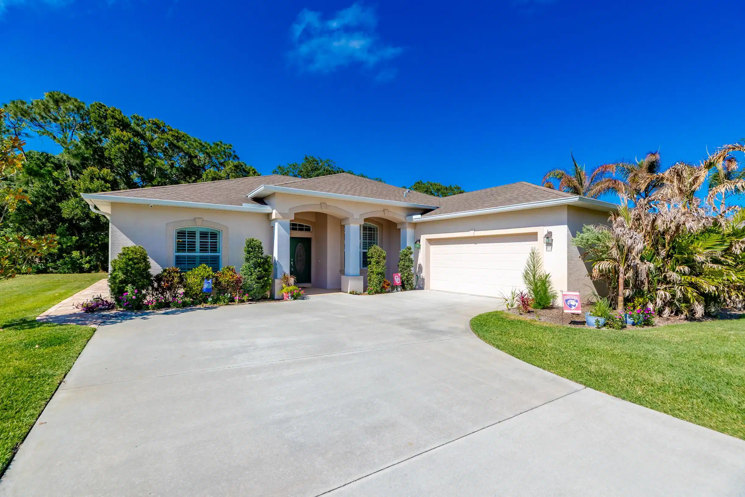 Image 1: Welcome to 7445 36th CT. Vero Beach, FL 32967