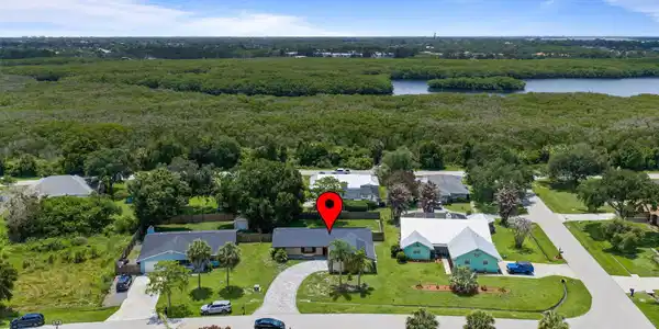 Image 3: 3-web-or-mls-2485 SE Alden St - Pin 2