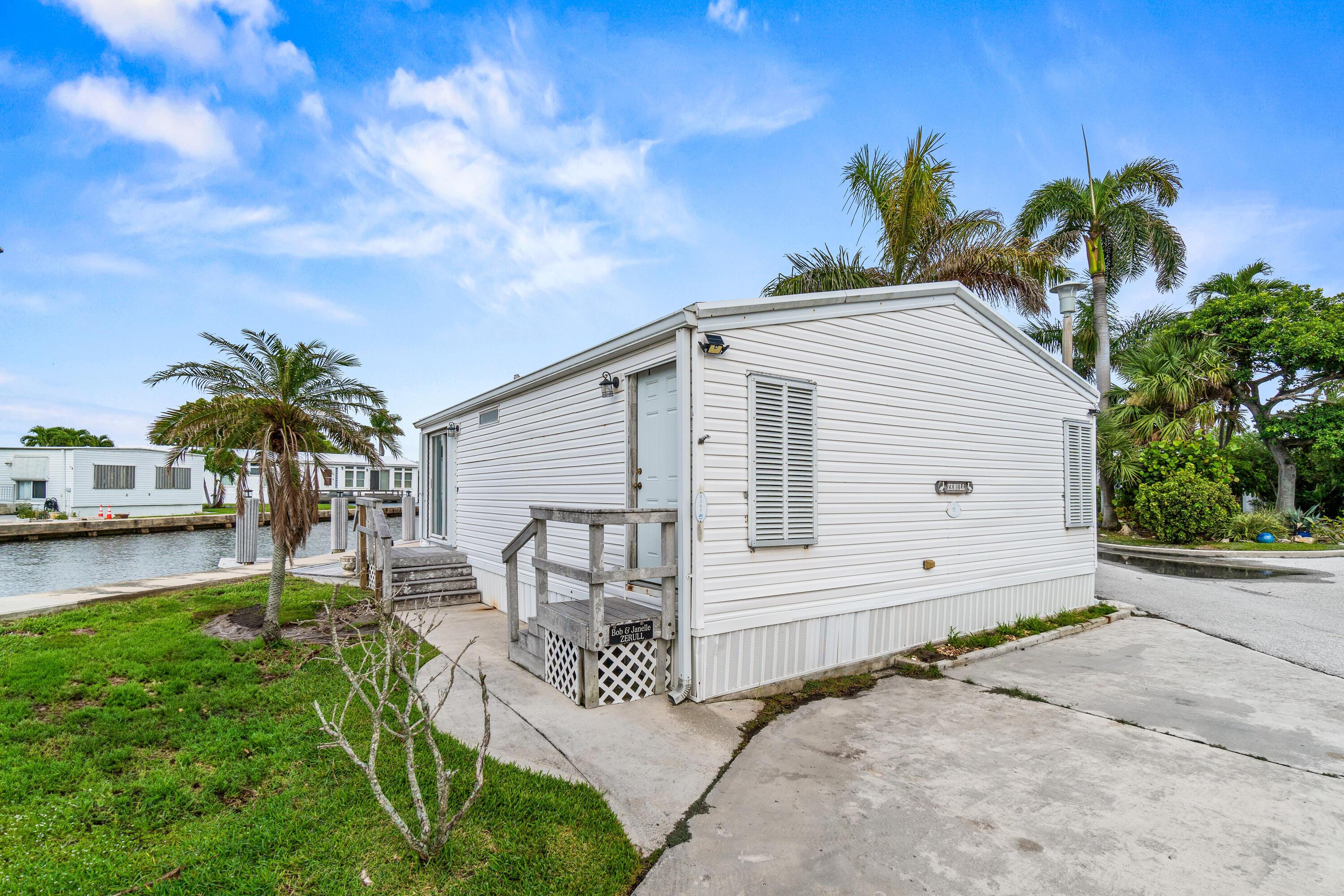 Image 2: 004-207MallardDrive-U-BrinyBreezes-FL-33
