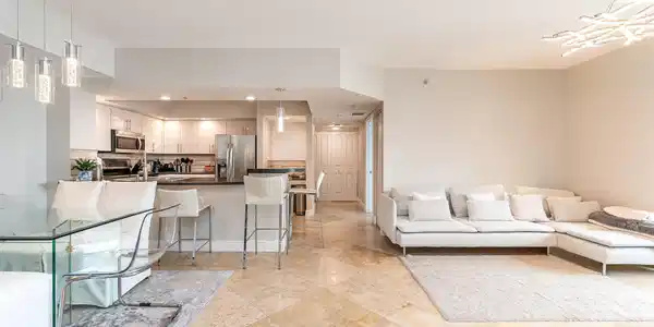 100 N Federal Highway