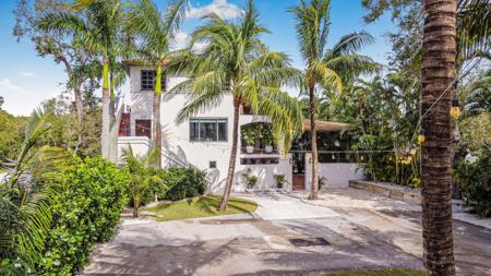 512 SW Saint Lucie Crescent