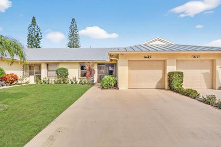 7643 SE Sugar Sand Circle
