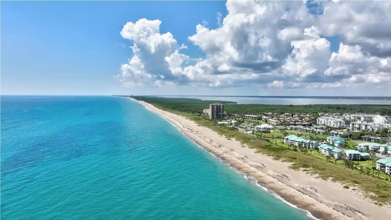 Image 1: NESTLED BETWEEN THE OCEAN & THE INTRACOA