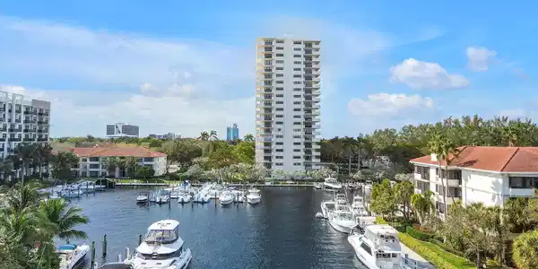 3200 Port Royale Dr