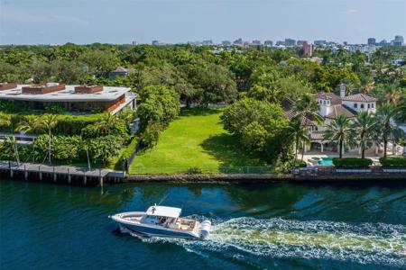 1700 Brickell Drive