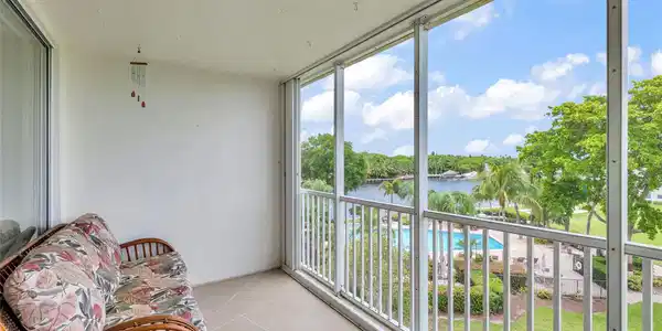 3150 NE 48th Ct