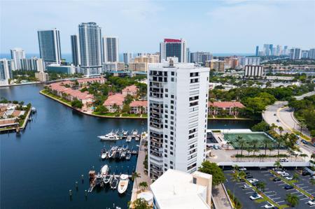 300 Three Islands Blvd