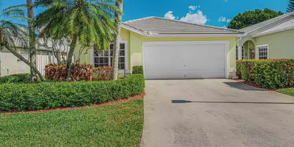 3543 SW Coco Palm Drive