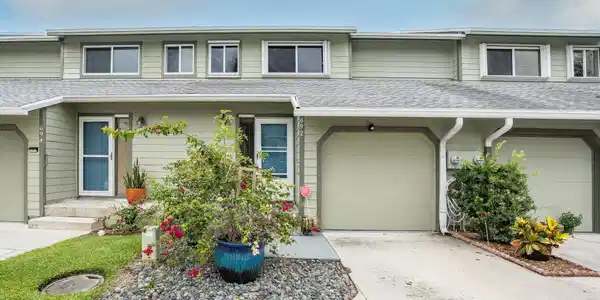 692 NE Wax Myrtle Way