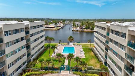 1236 Hillsboro Mile
