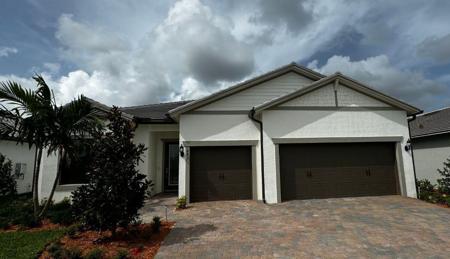 881 SE Courances Drive