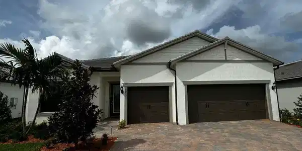 881 SE Courances Drive